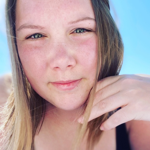 Meet your Posher, Celine - Picture 1 of 1